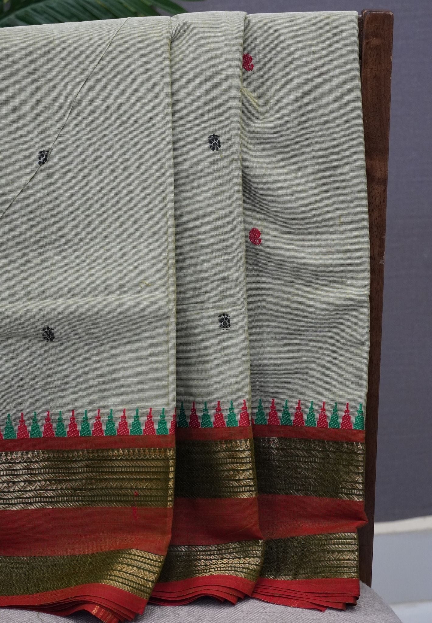 Chettinadu Cotton Saree-Elachi Green with Contrast Brick Red Border