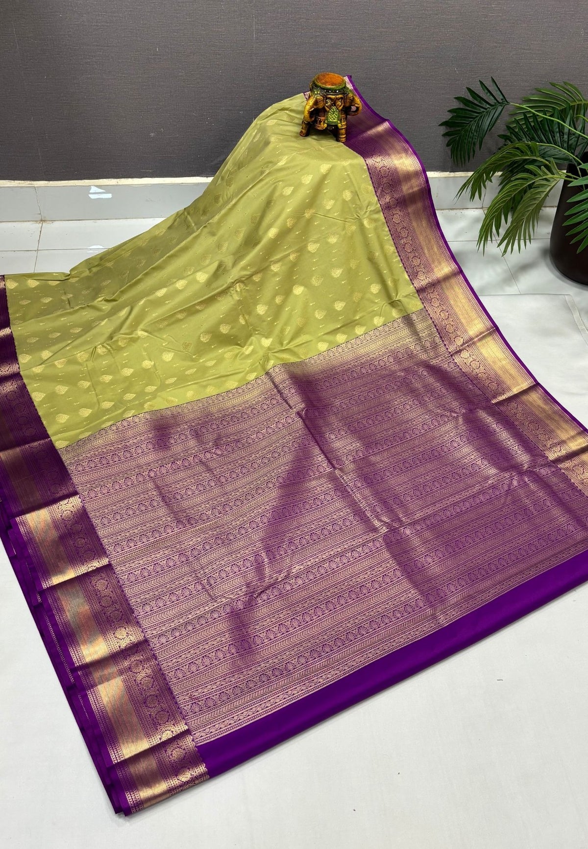 Budget Kanchipuram Saree-Elachi Green with Contrast Border