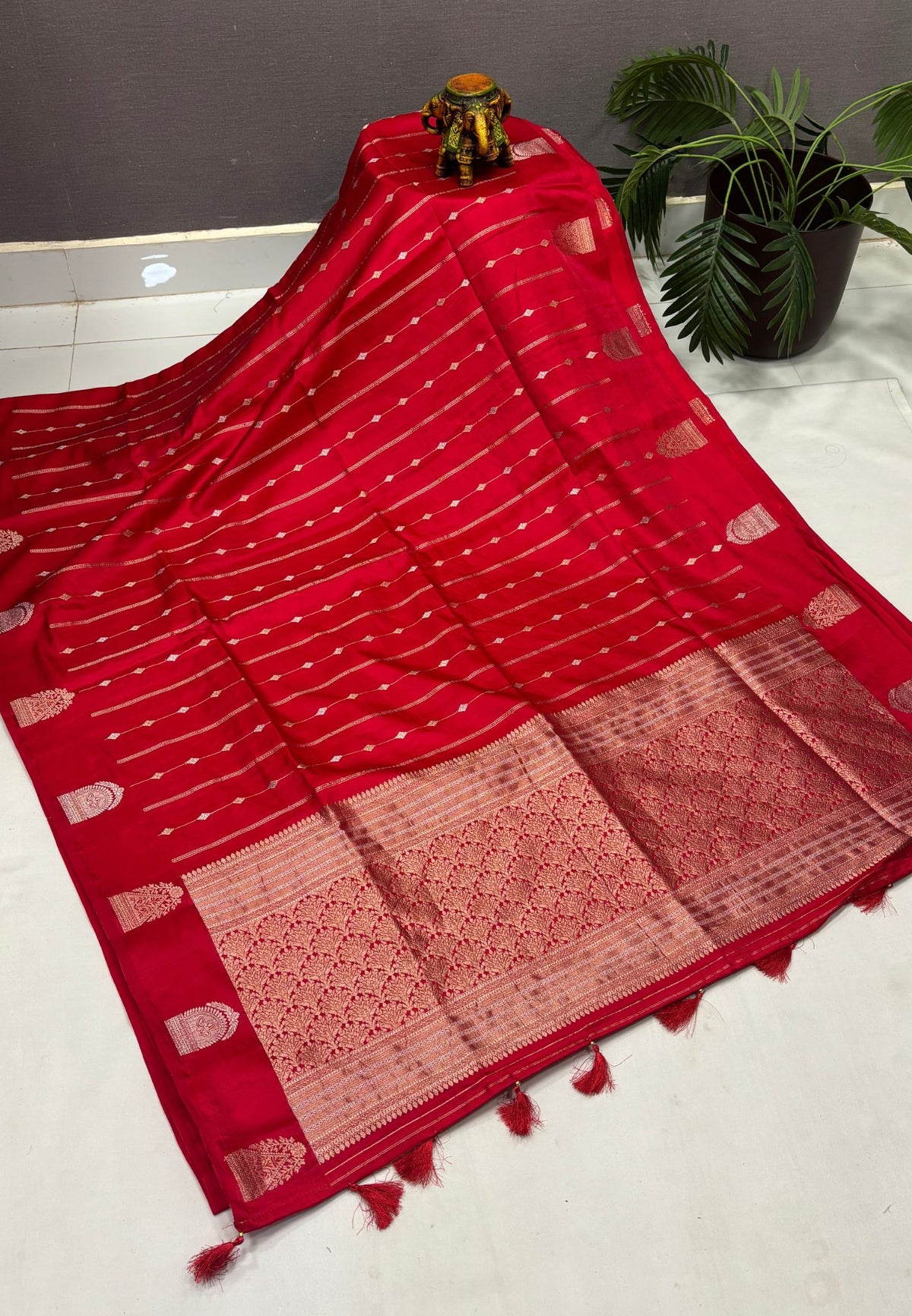 Gaji Silk Saree-Red with Jumka Zari Butta