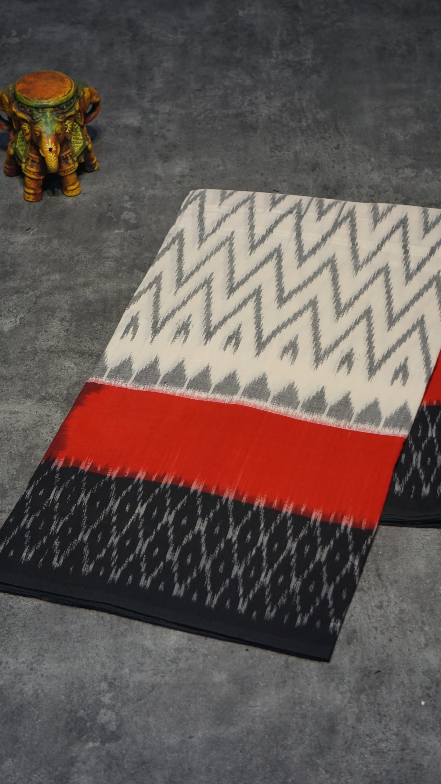 Pochampally Cotton double Ikkat Saree White - Grey
