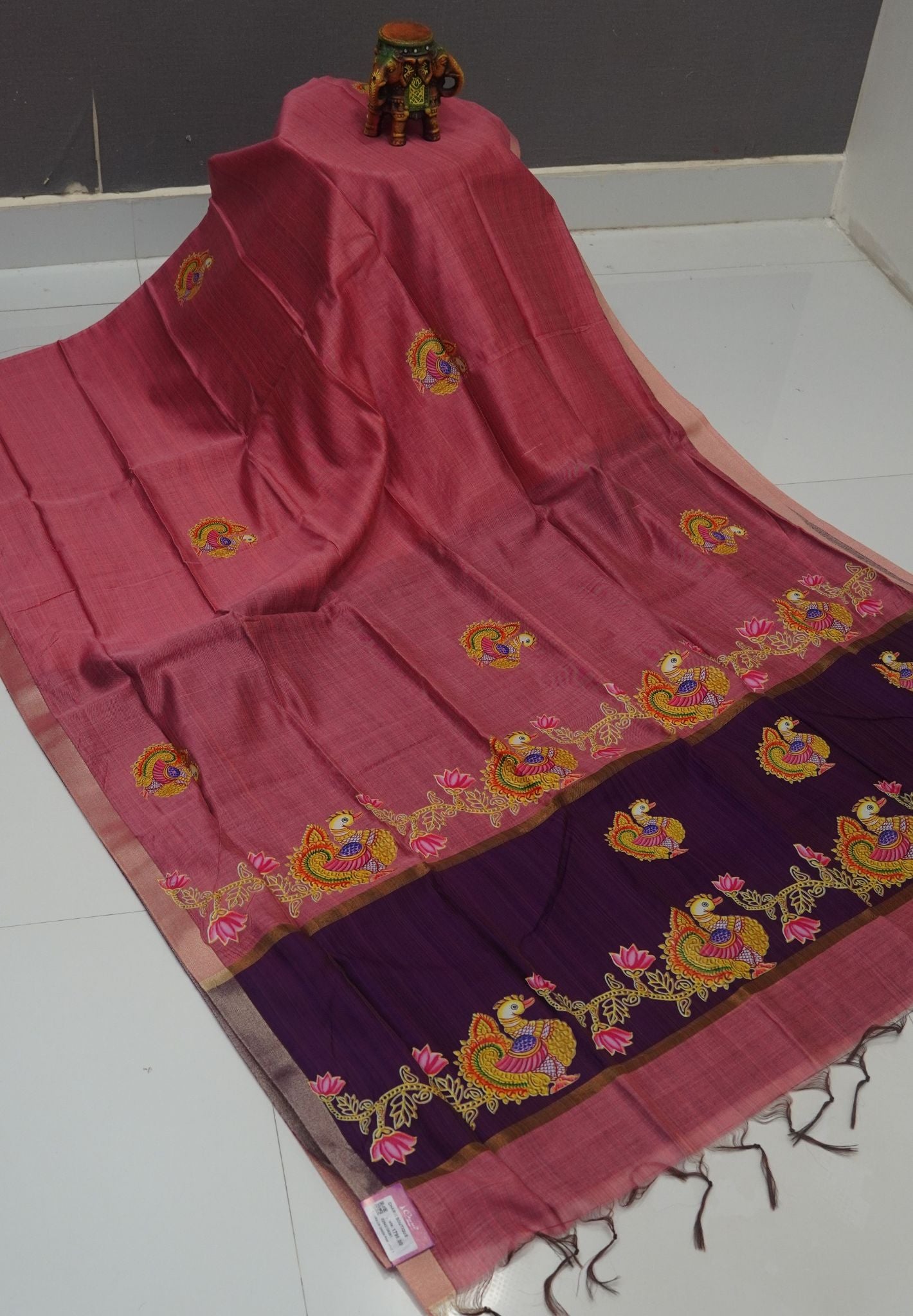 Cora Linen Saree-Onion Pink with Tanjore Print