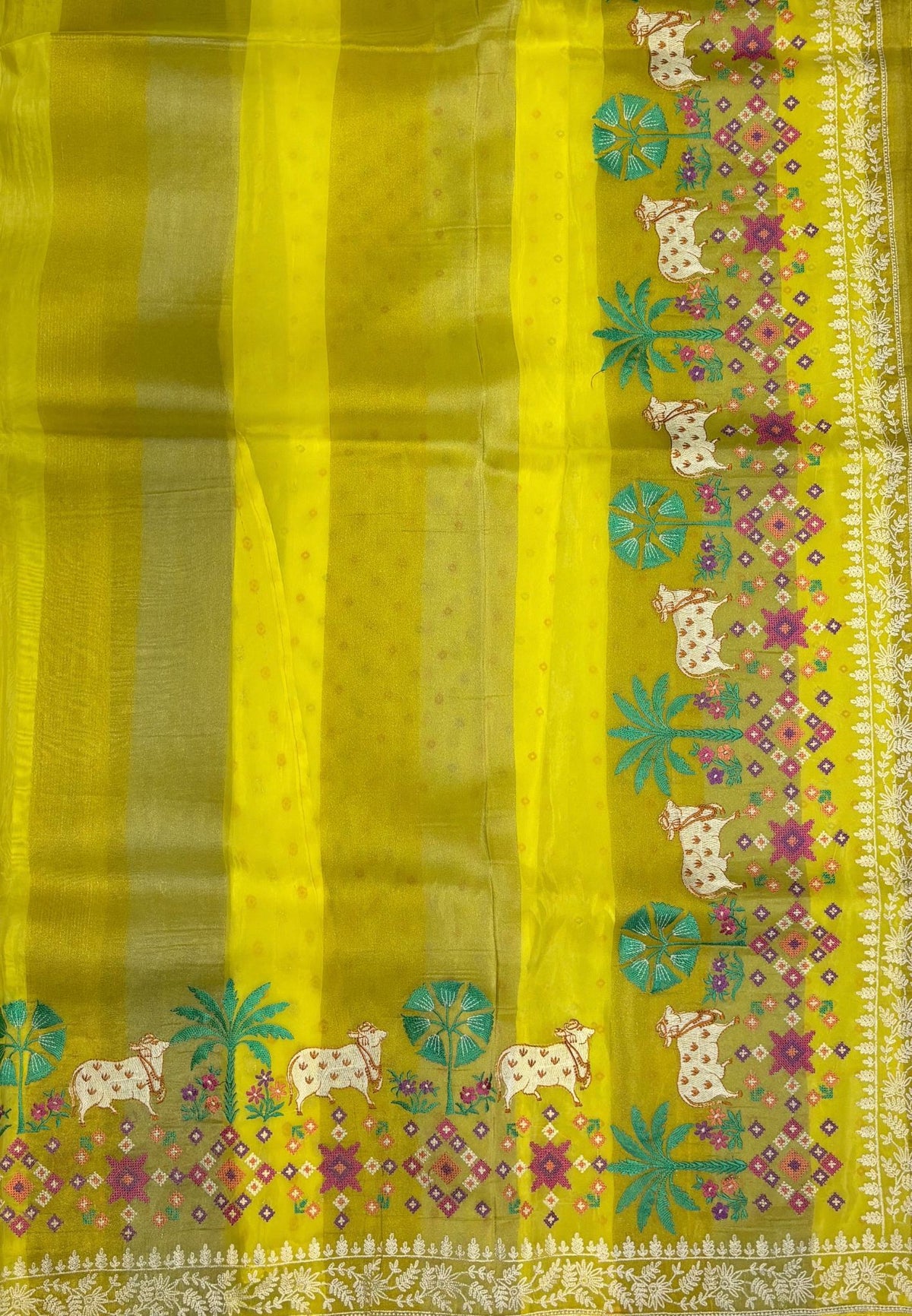 Satin Crepe Saree-Flurcnt Green In Komatha Floral Border