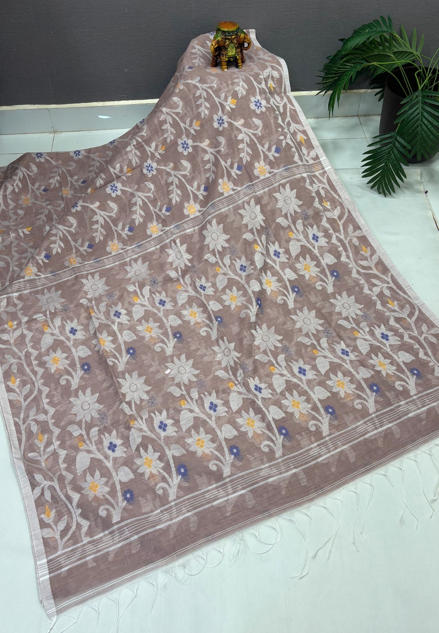 Dhakai Jamdhani Cotton Saree-Choco Brown In Floral Vine Zari Border