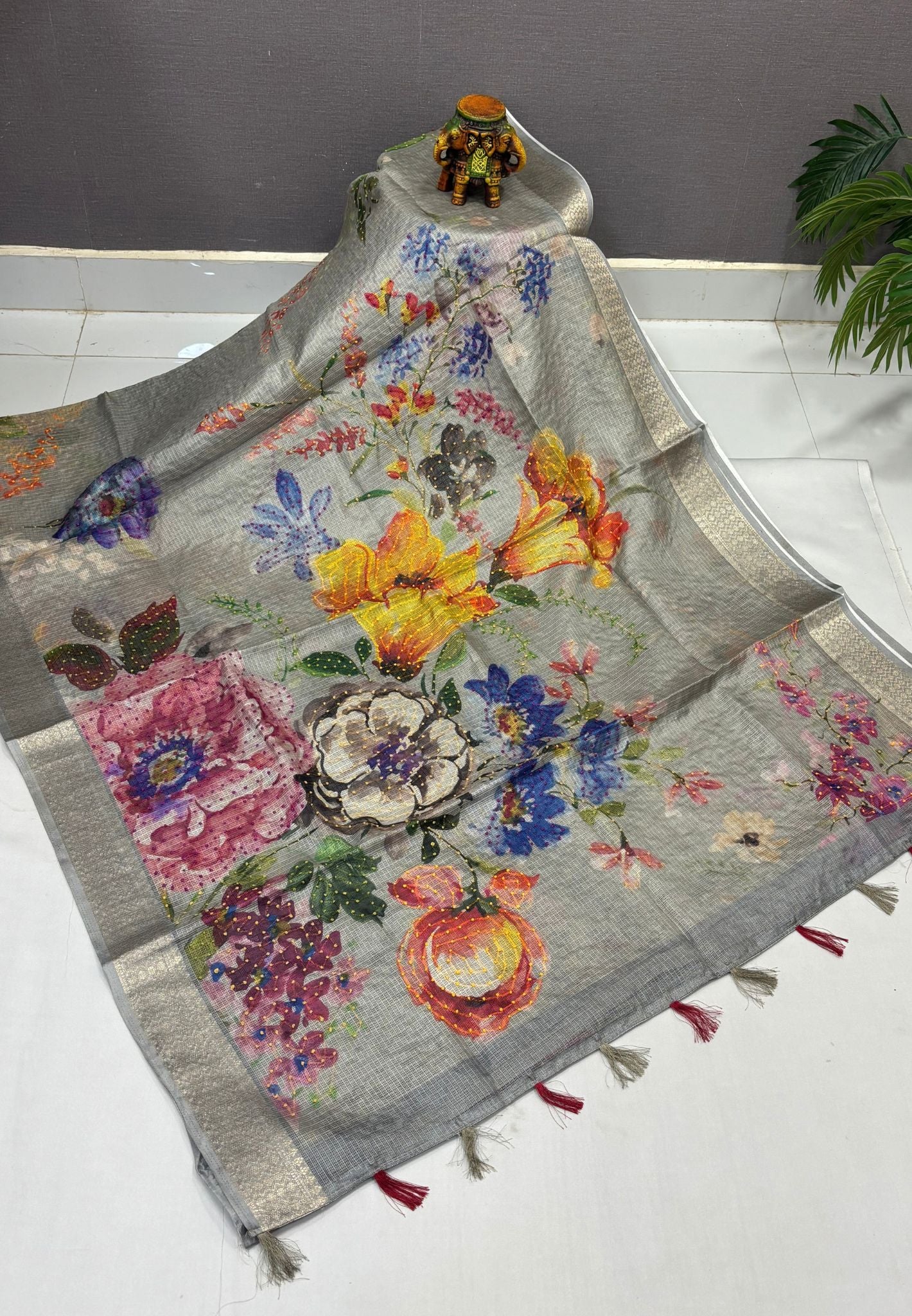 Kota Saree-Light Grey In French Knot Floral Border