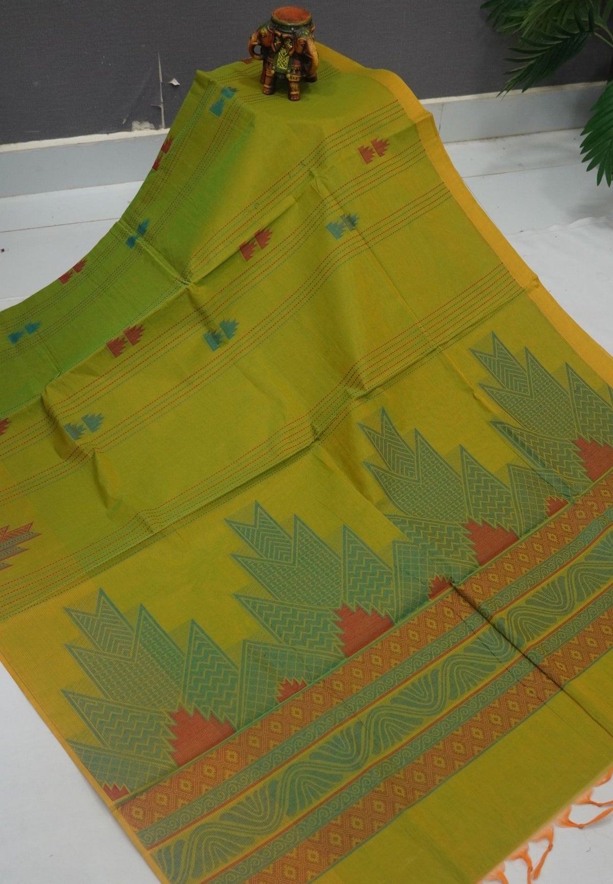Cotton Saree-Mehandi Green in Thread Work