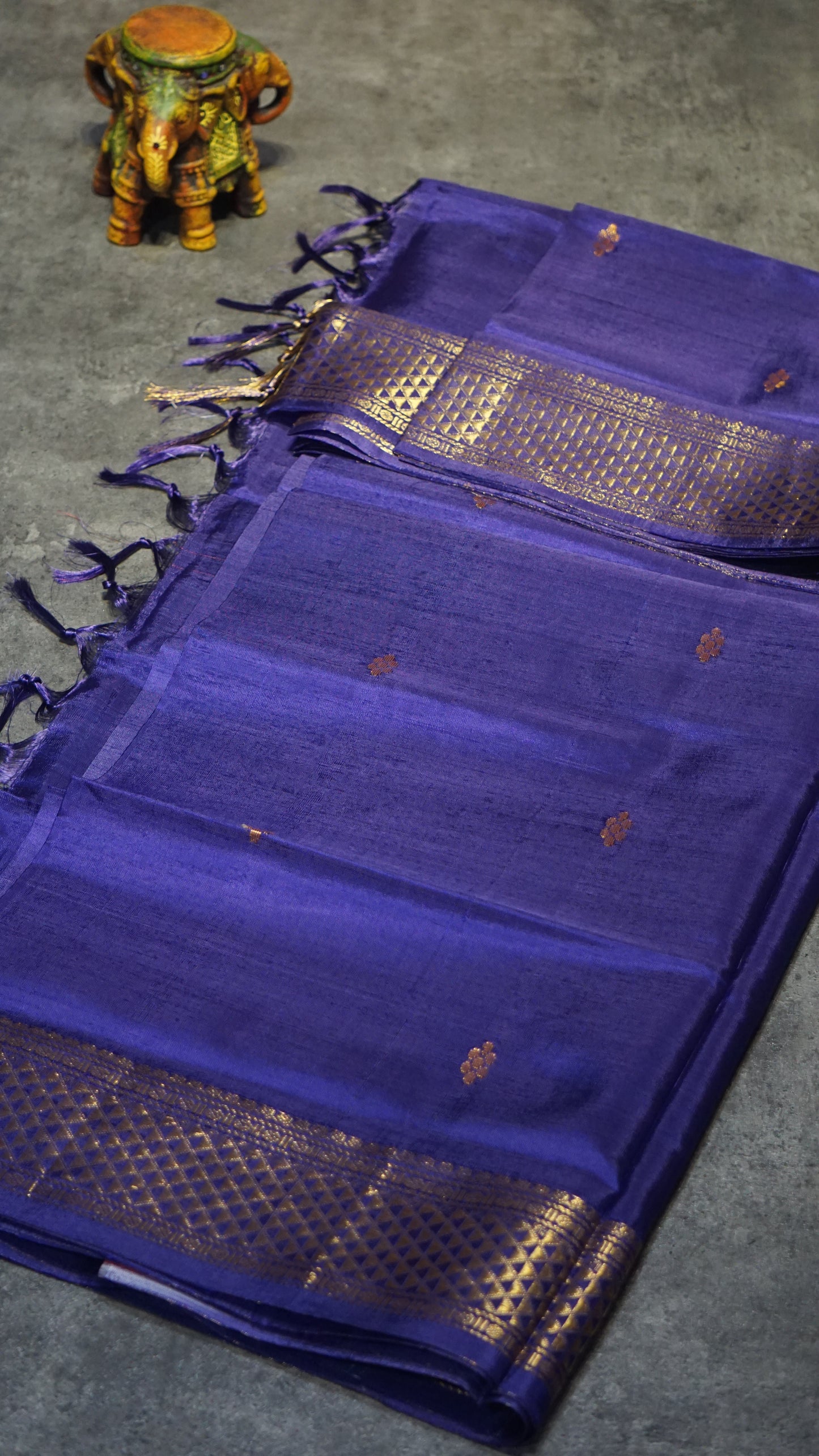 Vazhai Naaru Pattu Saree Small Border Blue Self