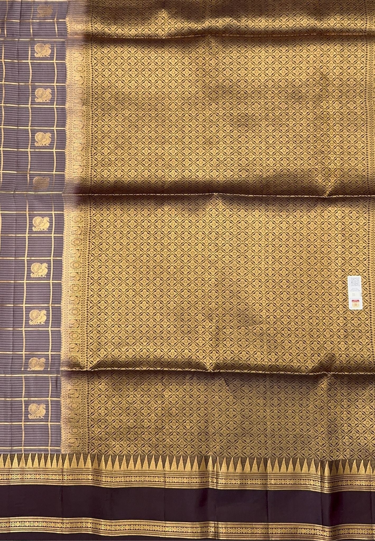 Pure Kanchipuram Silk Saree-Brown with Golden Checkered Pattern in Mayil Chakram Motifs