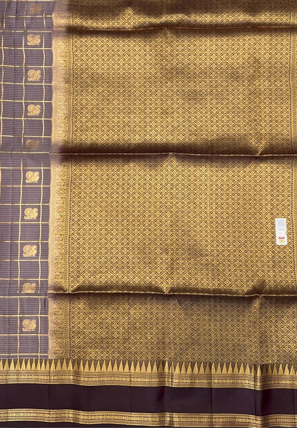 Pure Kanchipuram Silk Saree-Brown with Golden Checkered Pattern in Mayil Chakram Motifs