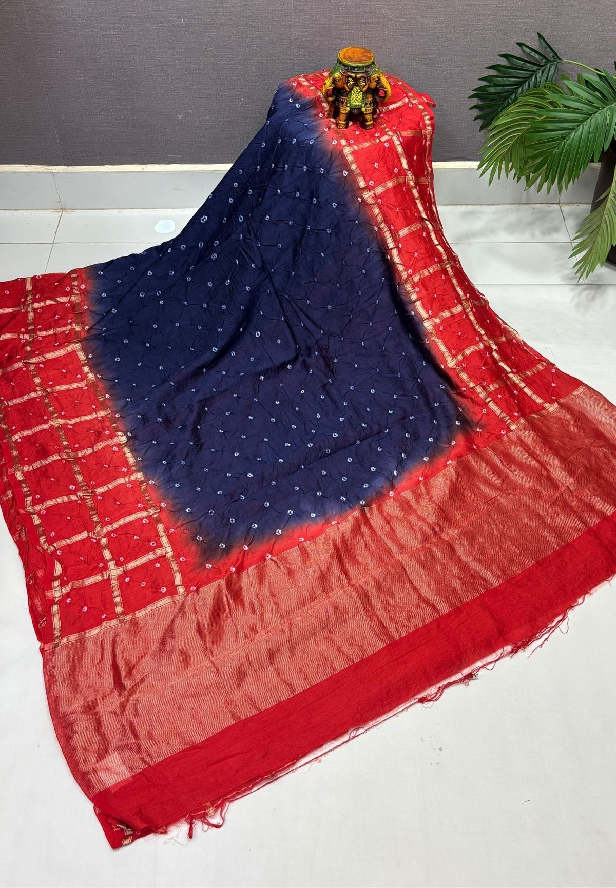 Banarasi Bandeji Saree-Navy Blue in Checked Zari with Contrast Border