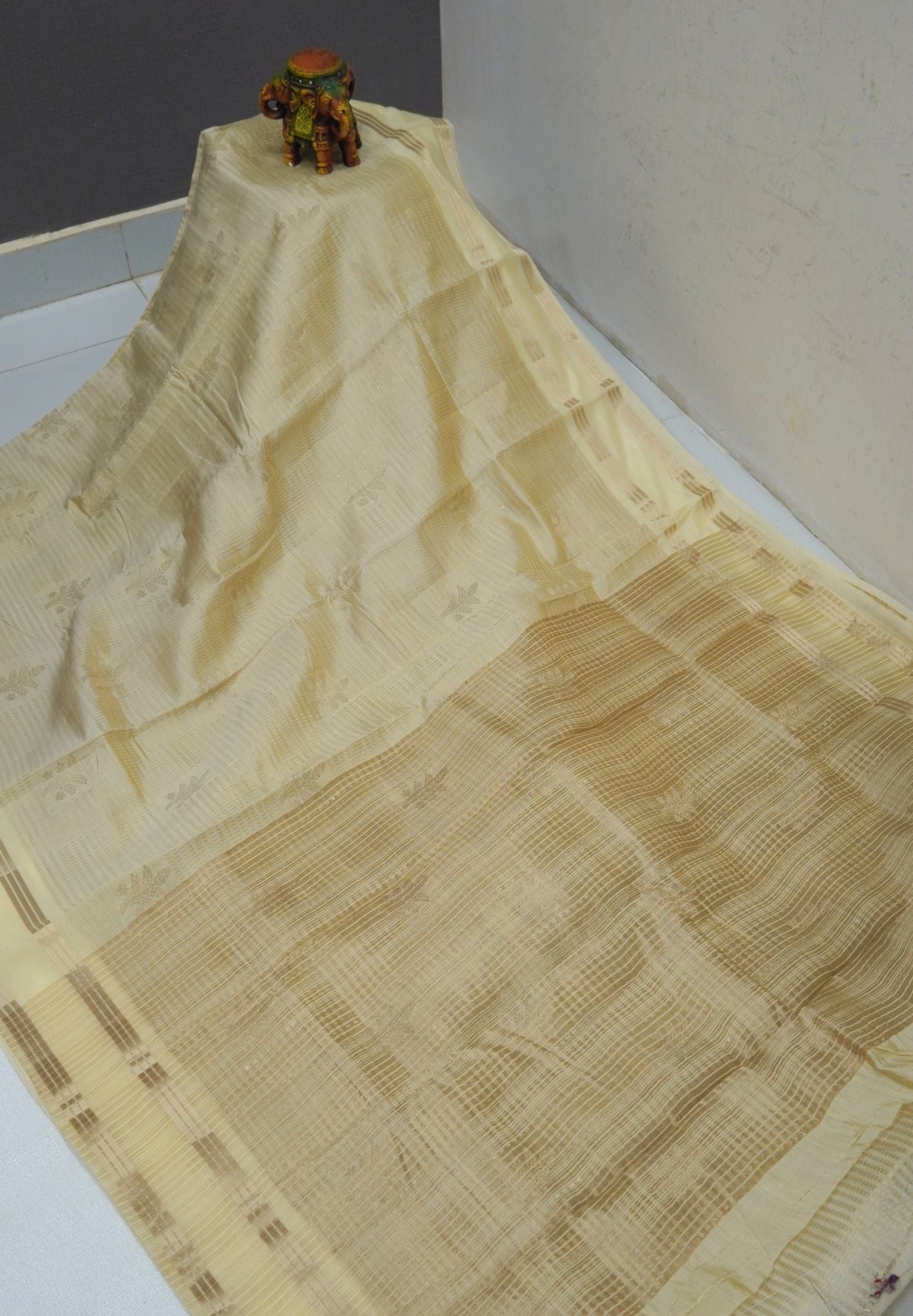 Semi Tussar Saree-Off White in RainDrop Zari with Retapet Border