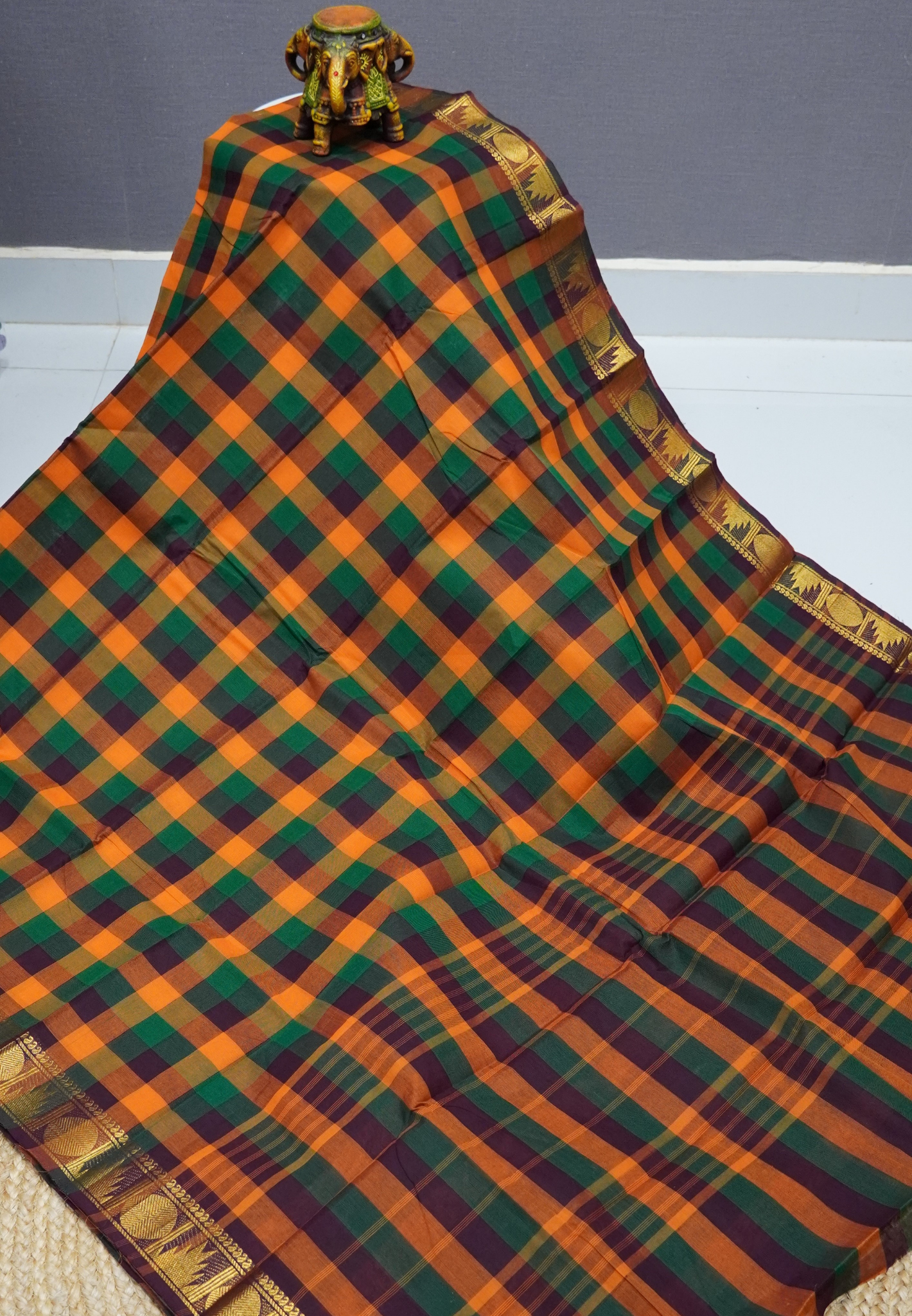 Chettinadu Cotton Saree-Arakku Palum Pazham Kattam
