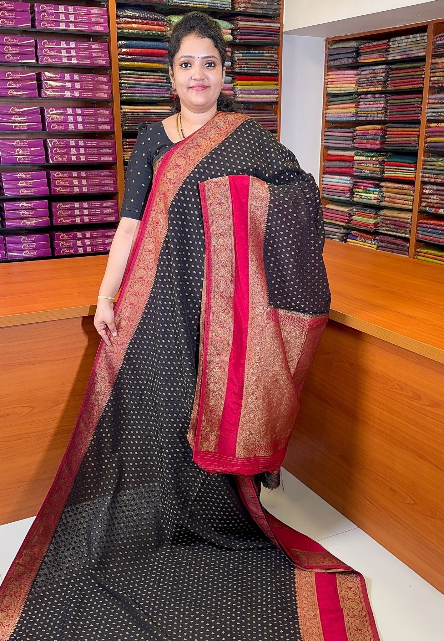 Banarasi Georgette Saree-Black with Contrast Retapet Border