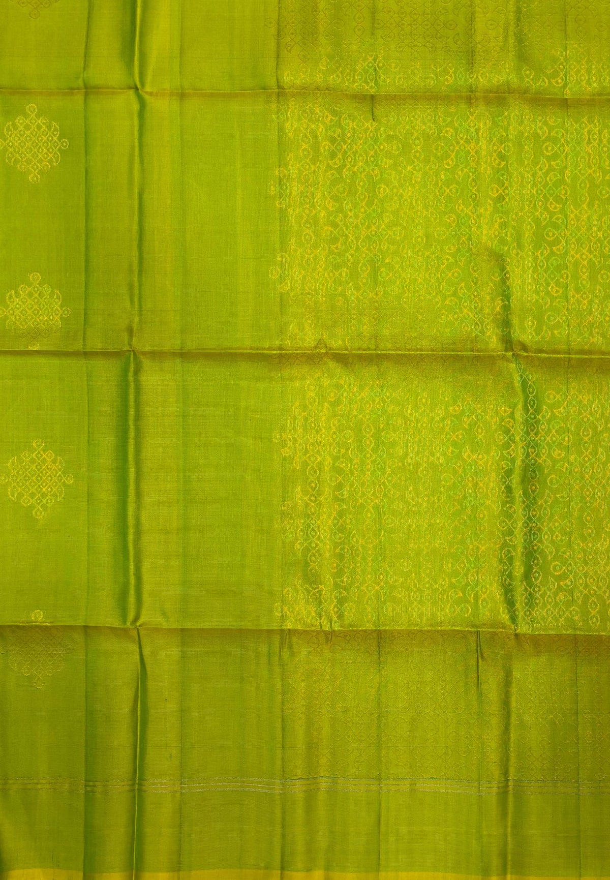 Pure Kanchipuram Silk Saree-Light Green With Kolam Zari Border