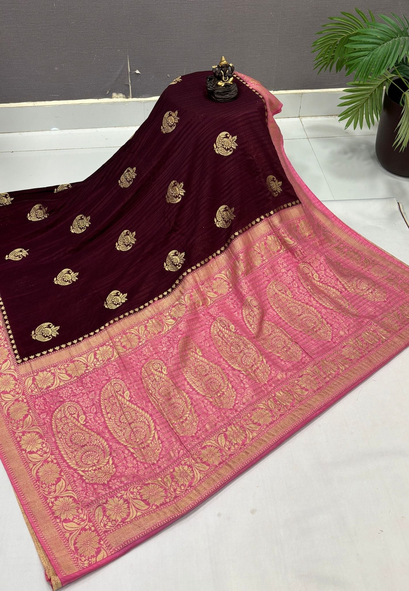 Banarasi Georgette Saree-Brown-Pink In Floral Paisley Zari Border
