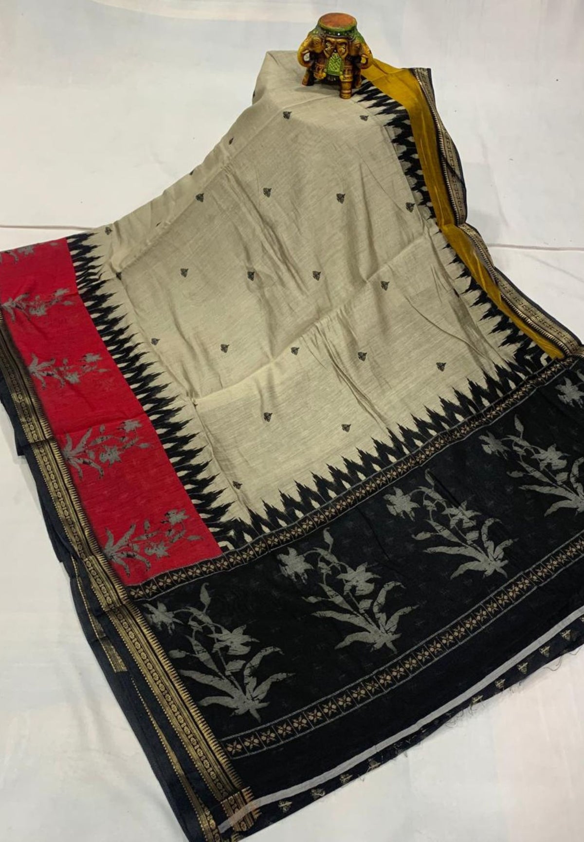 Malai Cotton Saree-Red in Tower Print