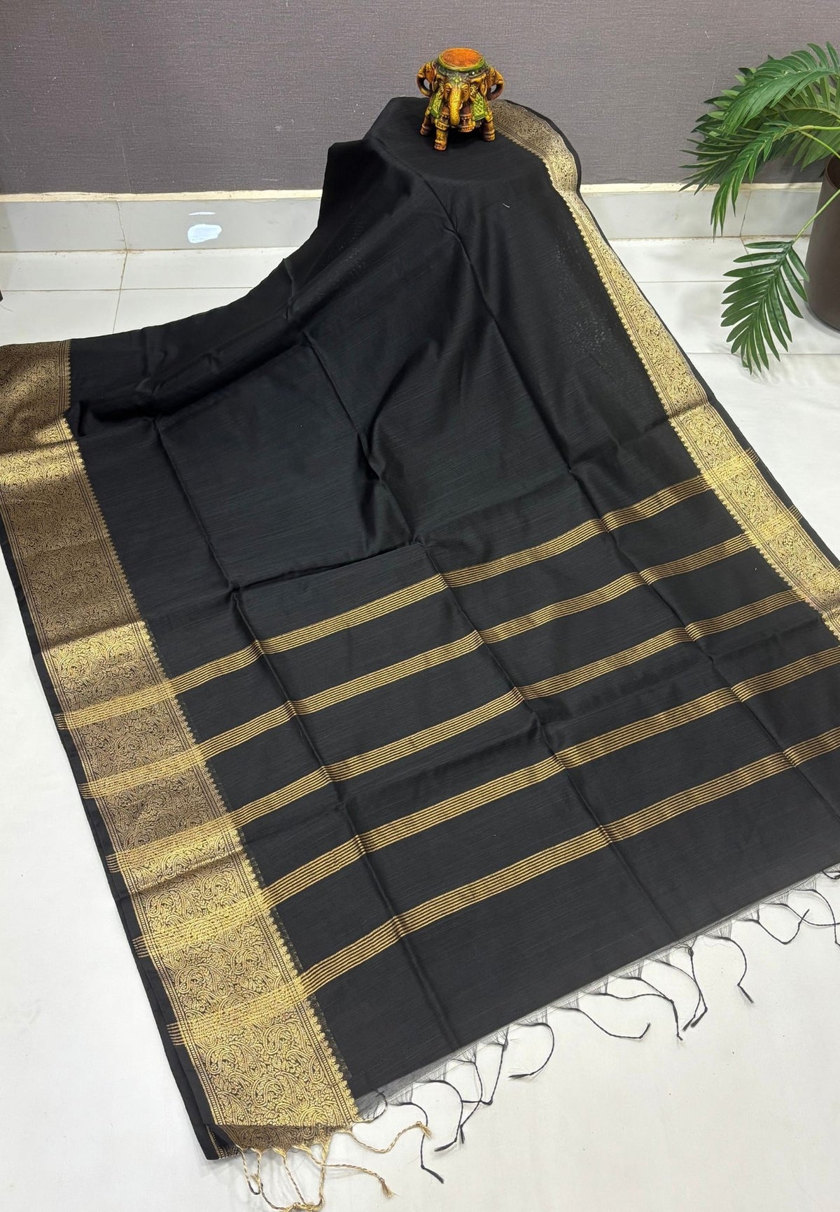 Handloom Silk Cotton Saree-Black In Manga Brocade Zari Border