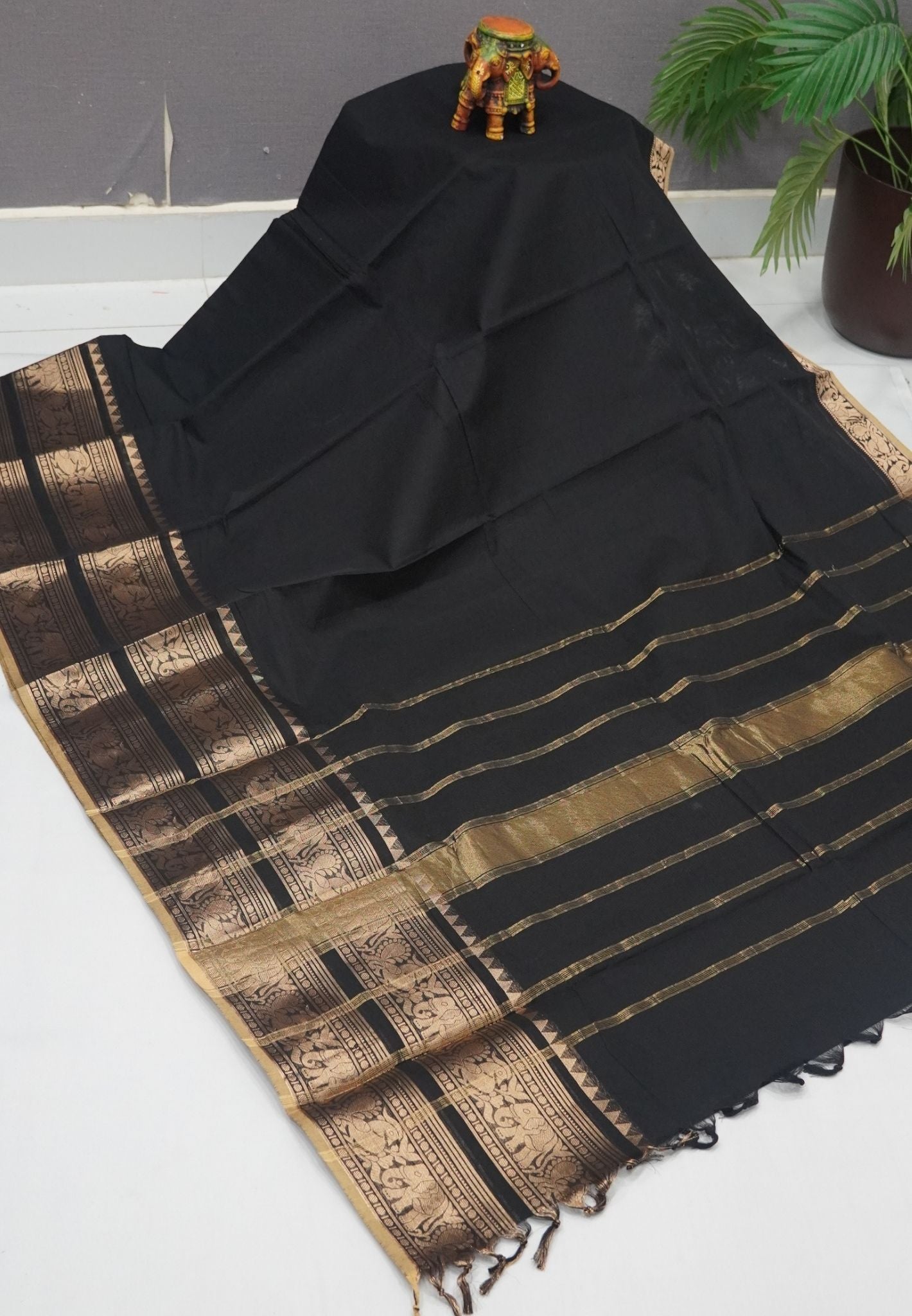 Chettinadu Cotton Saree-Black with Elephant Big Border