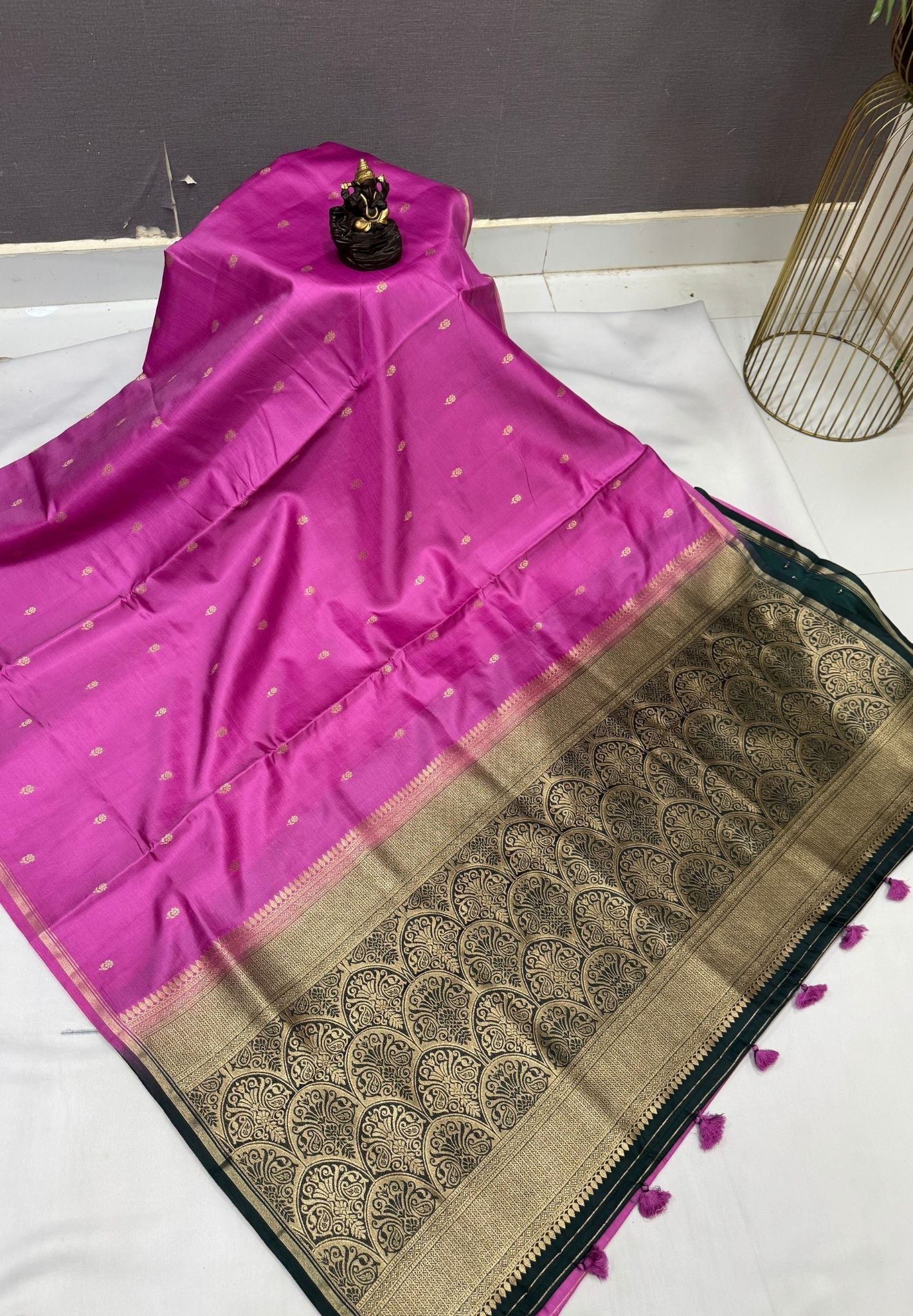 Gaji Silk Saree-Dusty Pink In Paisley Jaal Zari Border