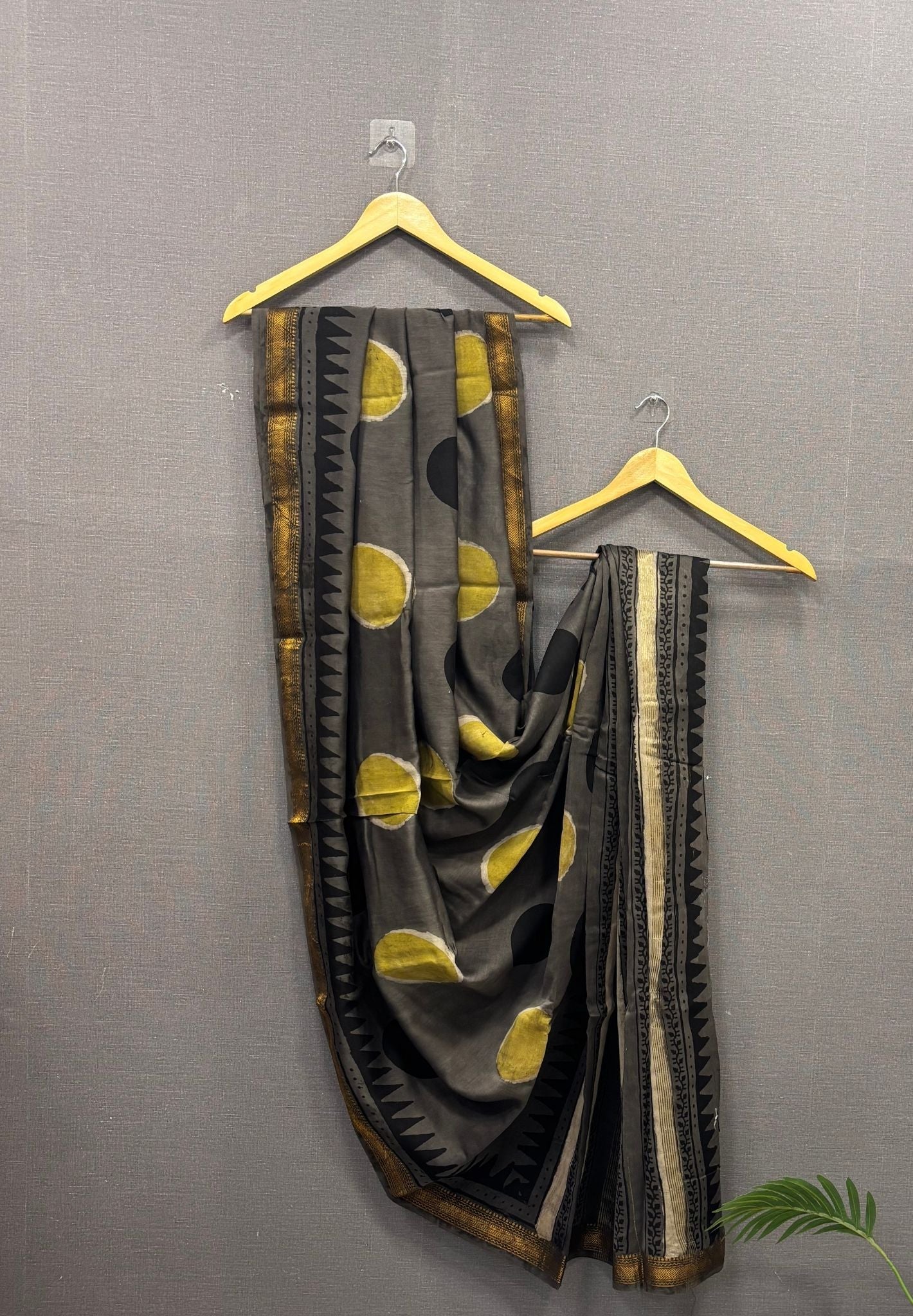 Pure Maheshwari Silk Cotton Saree-Grey