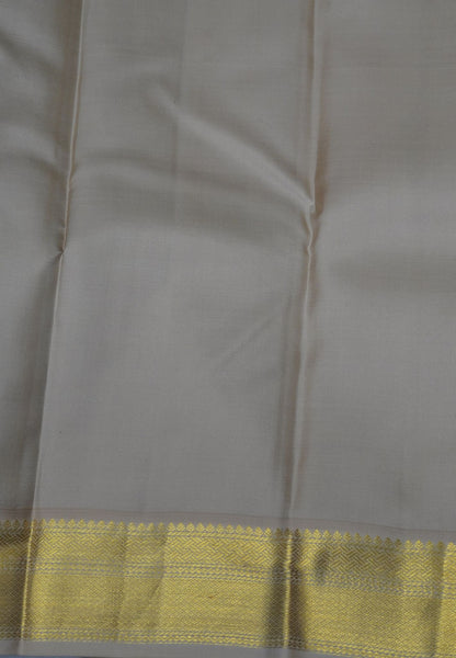 Pure Kanchipuram Korvai Silk Saree-Bottle Green-Beige Zari lines