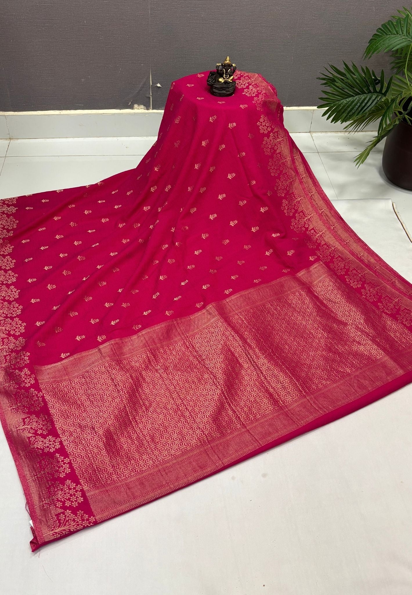 Banarasi Georgette Saree-Rani Pink With Tree Zari Border
