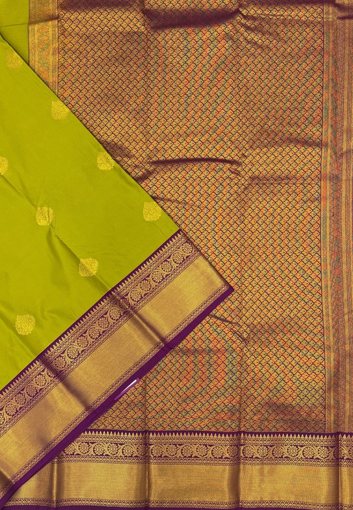 Budget Kanchipuram Saree-Light Green In Floral Zari Panel With Contrast Border