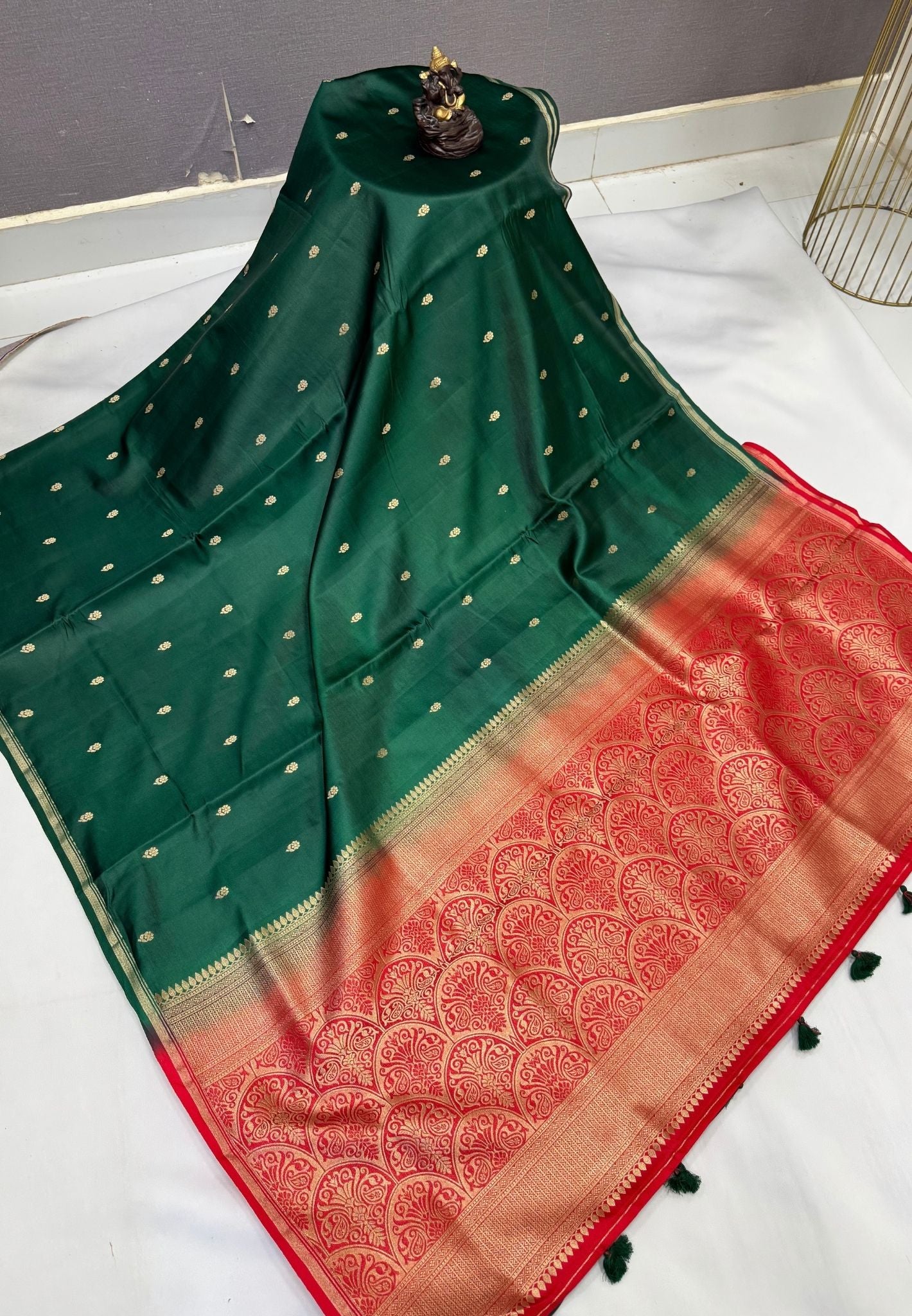 Gaji Silk Saree-Dark Green In Paisley Jaal Zari Border