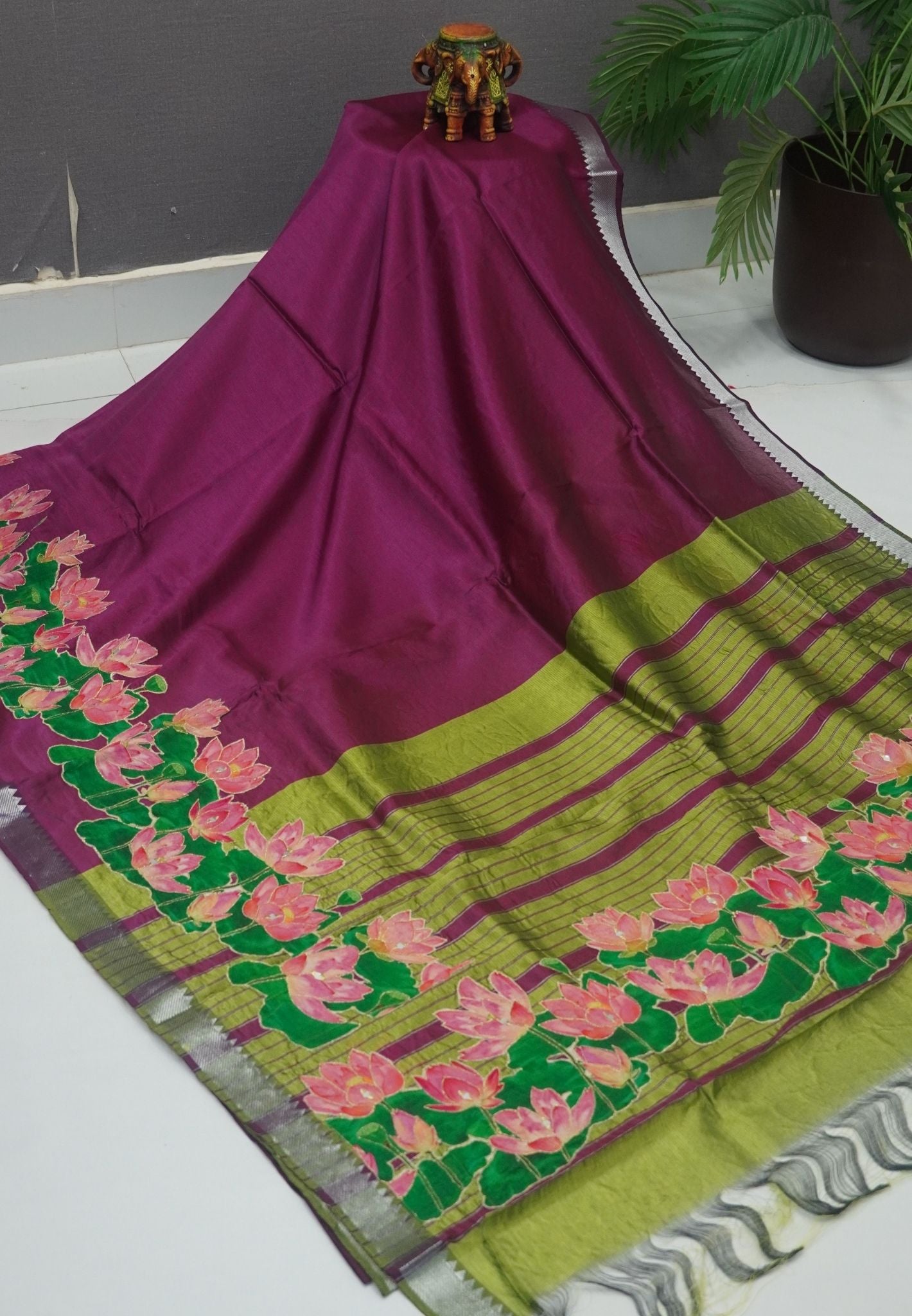 Pure Mangalgiri Silk Saree-Purple with Aplique Work