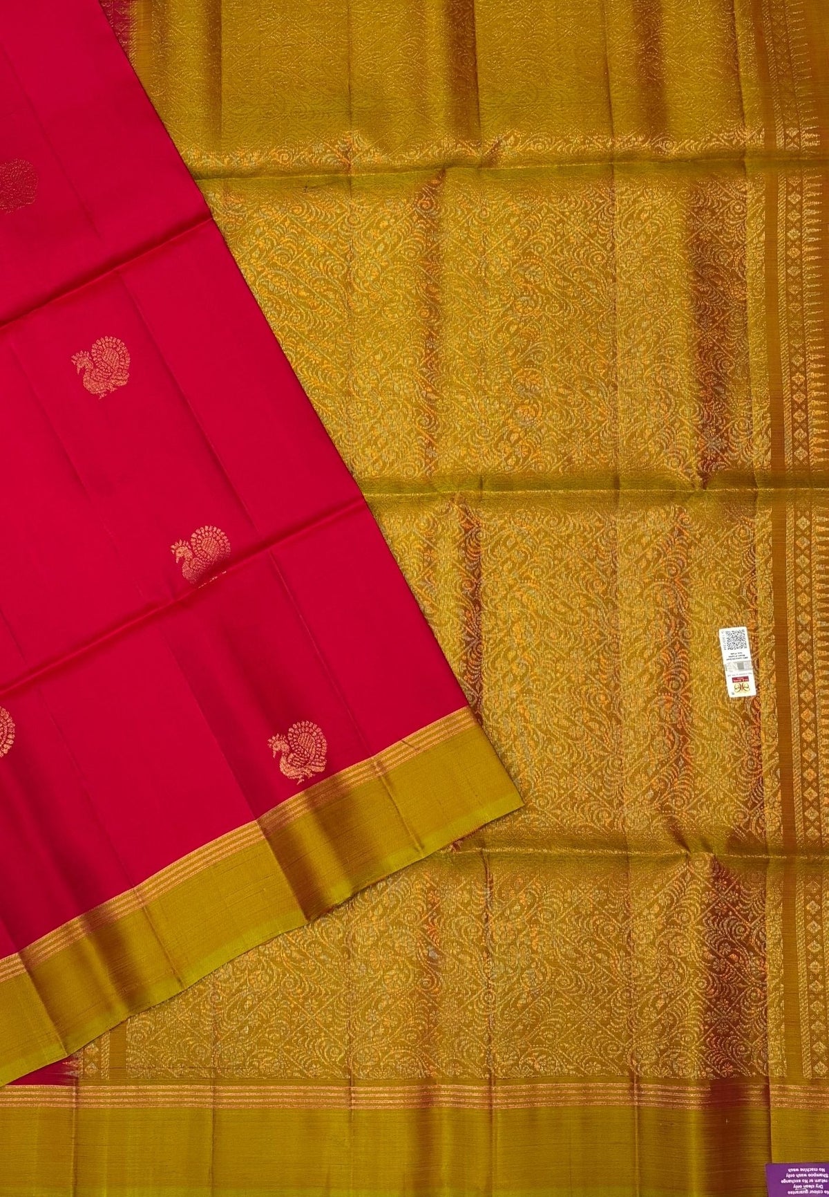 Pure Kanchipuram Silk Saree-Chilli Red in Mayil Butta Zari Border