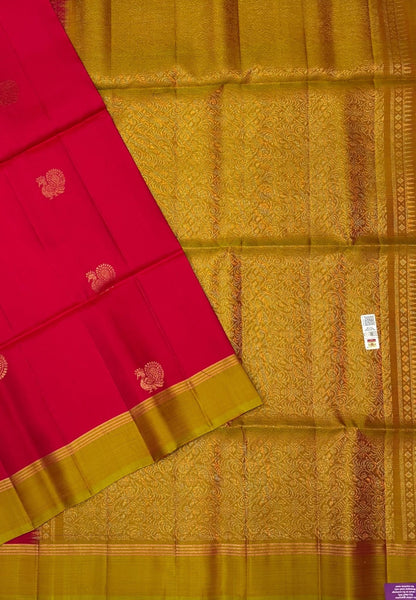 Pure Kanchipuram Silk Saree-Chilli Red in Mayil Butta Zari Border