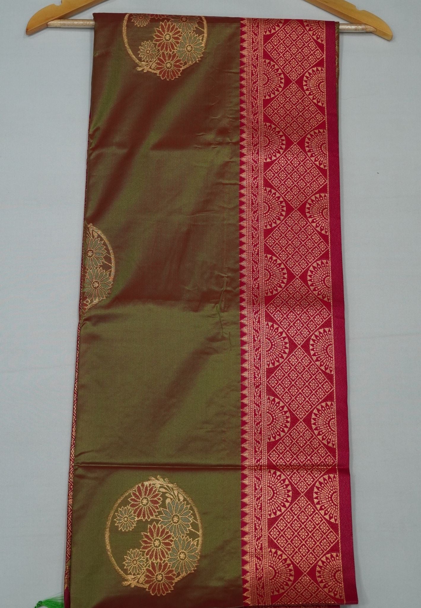 Semi Silk Saree-Manthulir