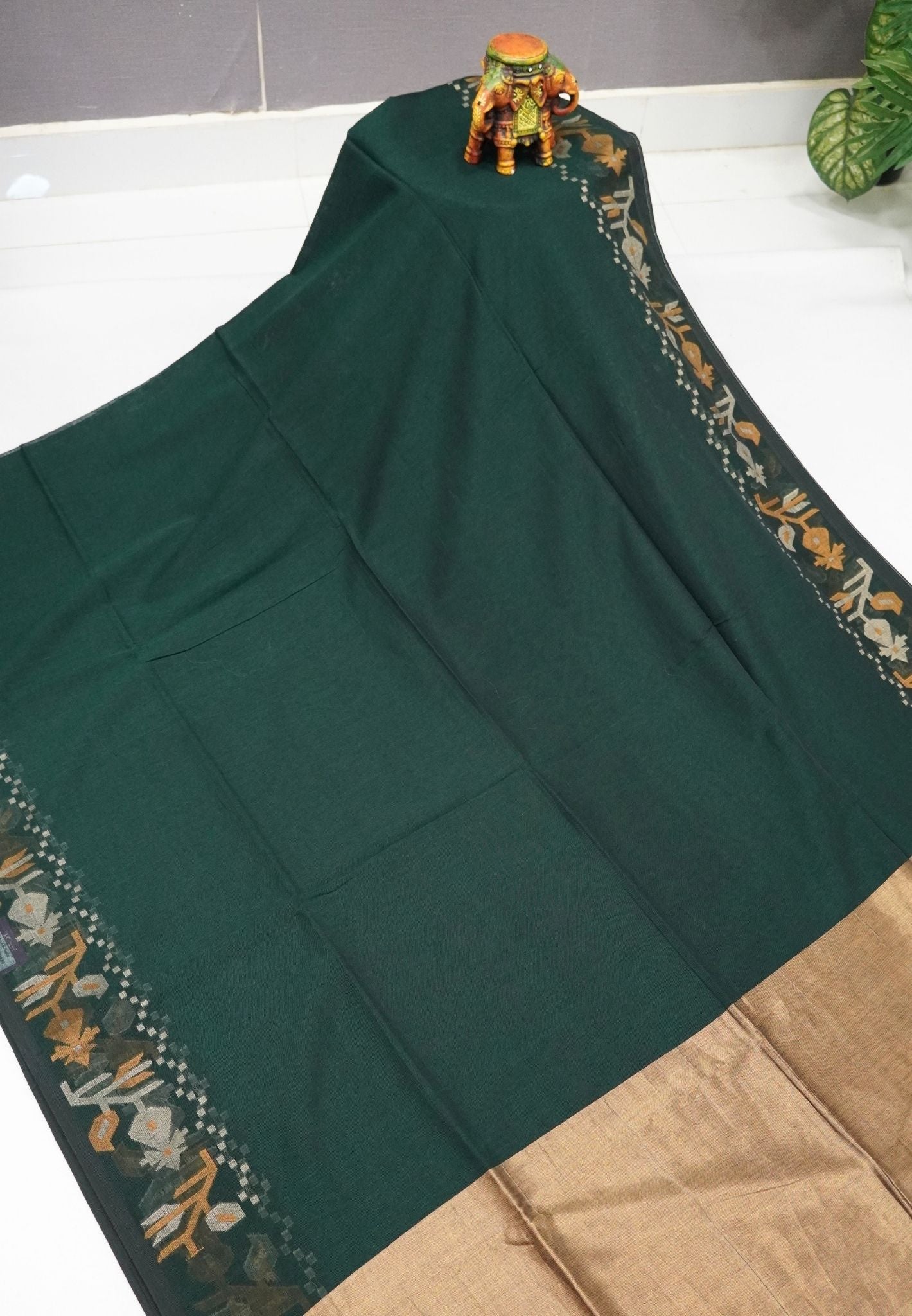 Handloom Cotton Saree- Peacock Green Kalash Jamdhani Border