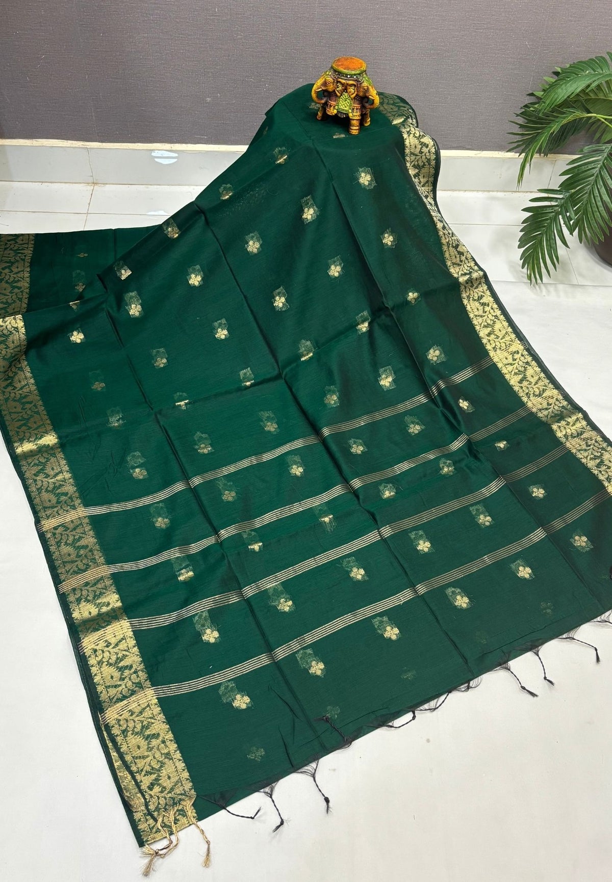 Handloom Silk Cotton Saree-Grass Green In Floral Butta Brocade Border