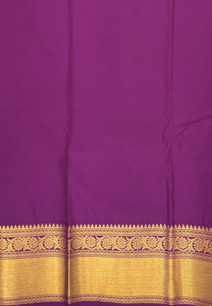Budget Kanchipuram Saree-Light Green In Floral Zari Panel With Contrast Border