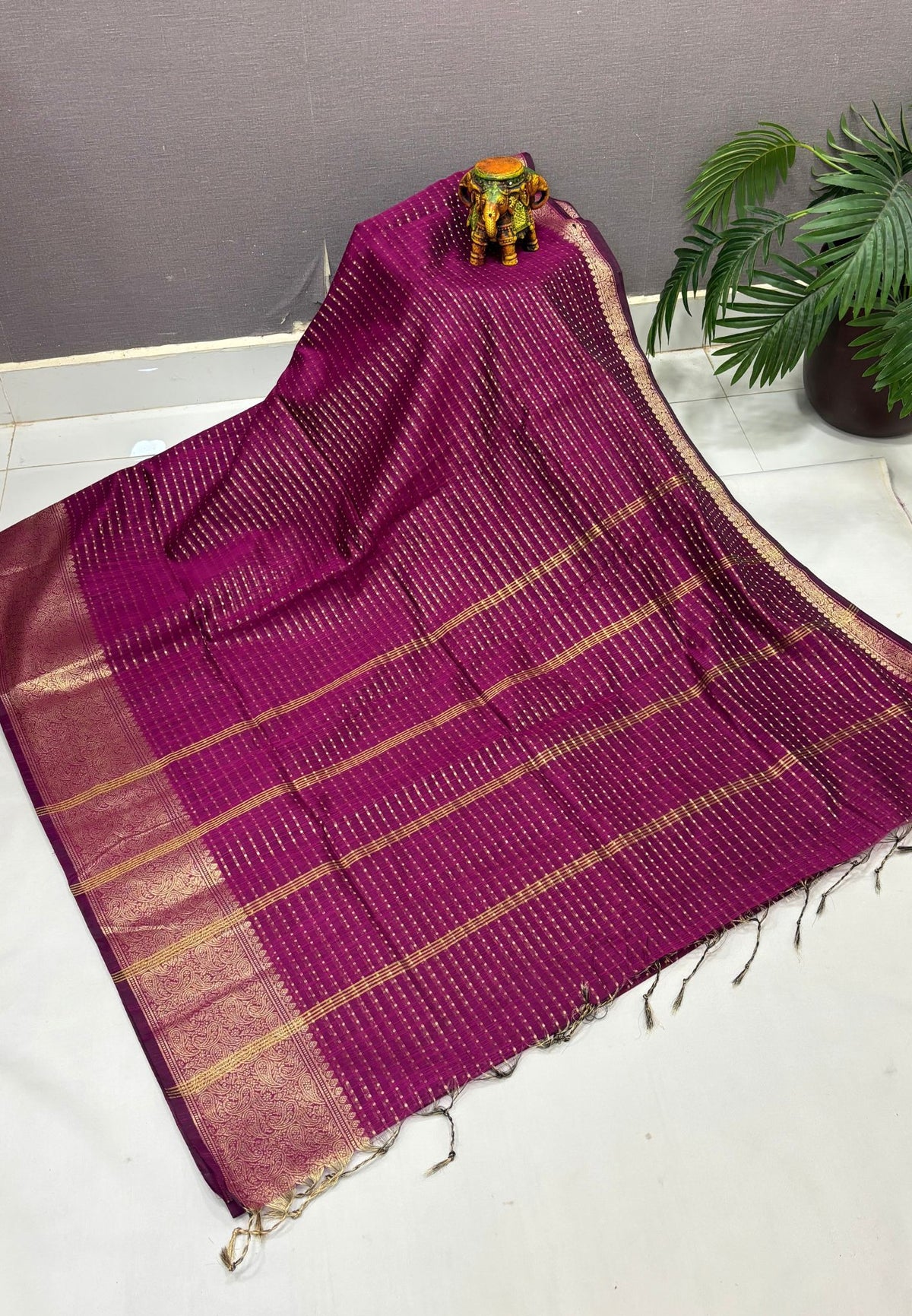 Handloom Cotton Saree-Wine in 1000 Butta Pattern