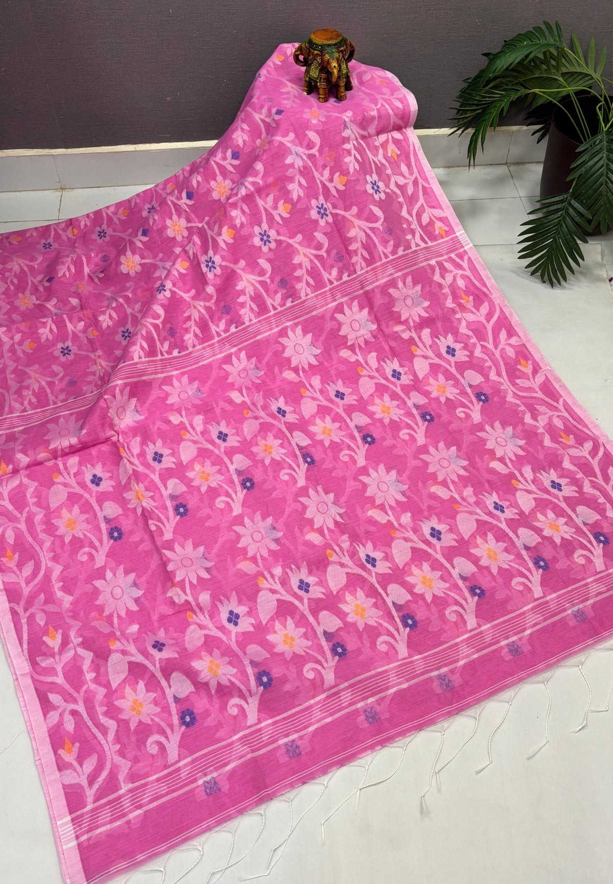 Dhakai Jamdhani Cotton Saree-Pink In Floral Vine Zari Border