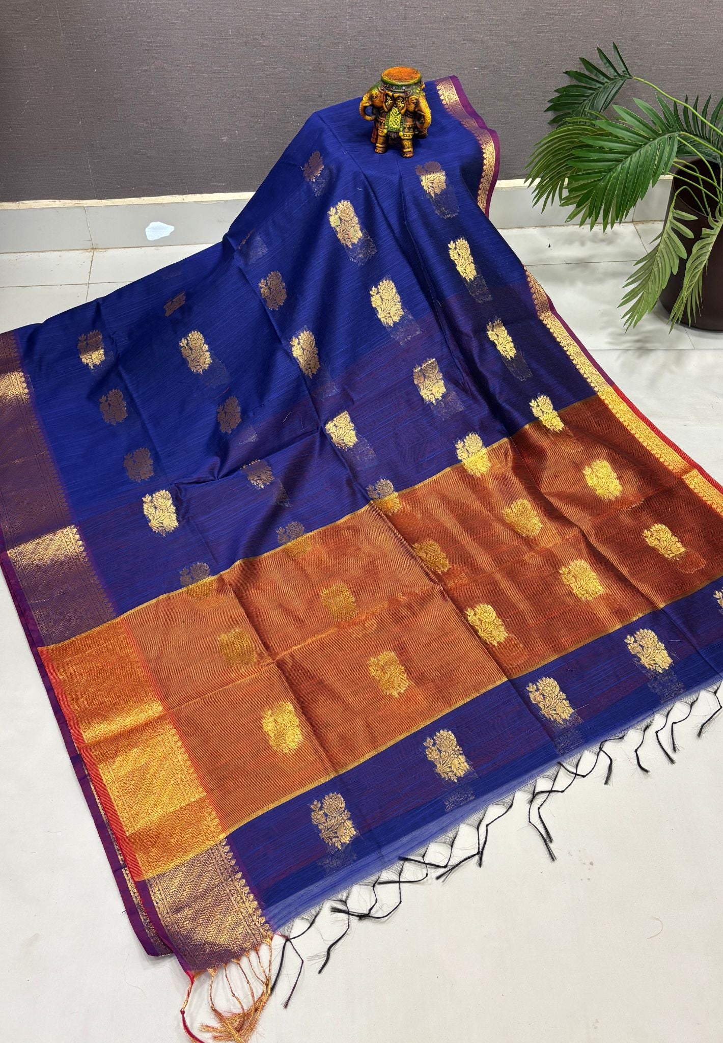 Handloom Silk Cotton Saree-Blue in Mini Butta Zari Border