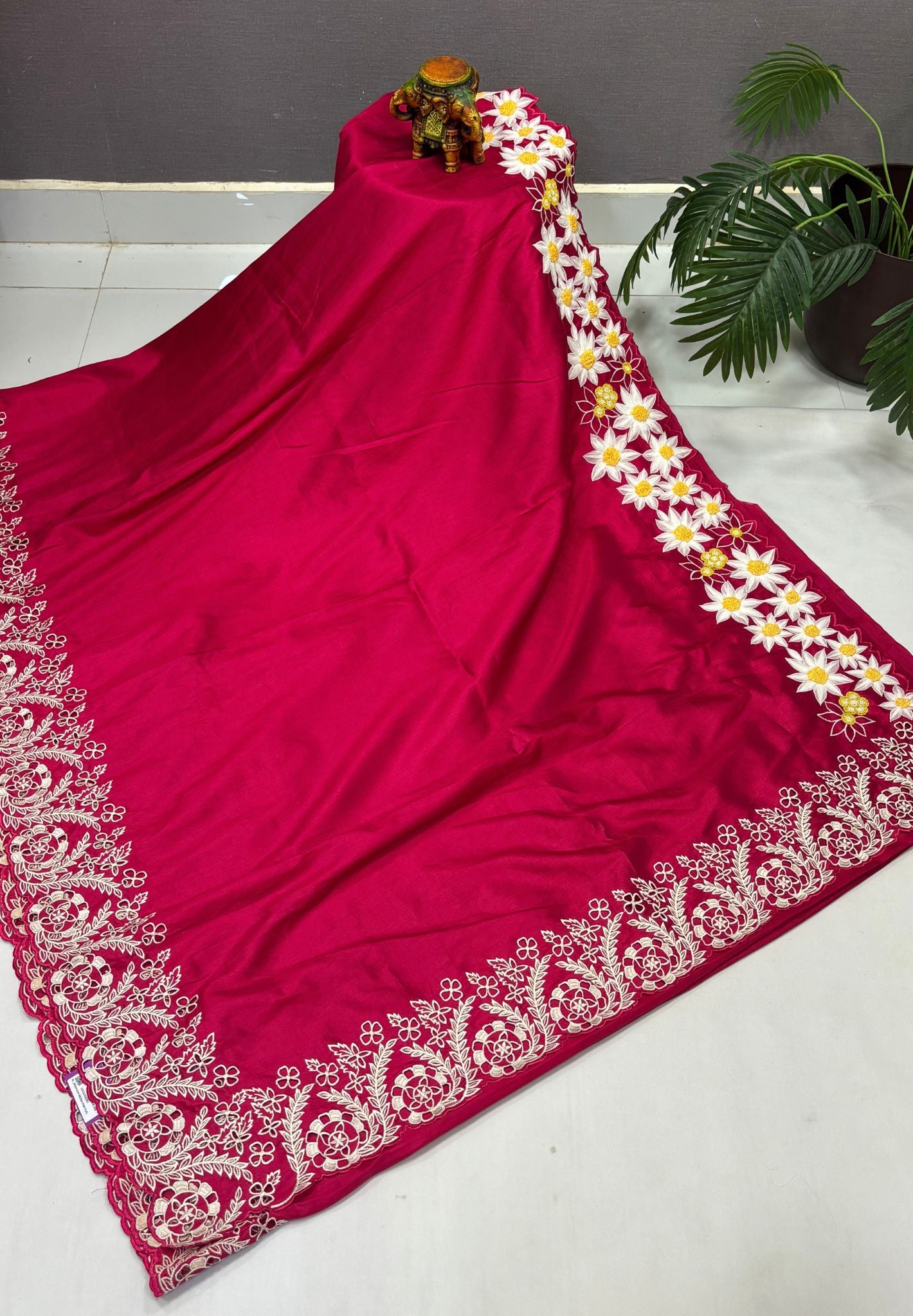 Russian Silk Saree-Redish Pink In Daisy Floral Embroidery Border