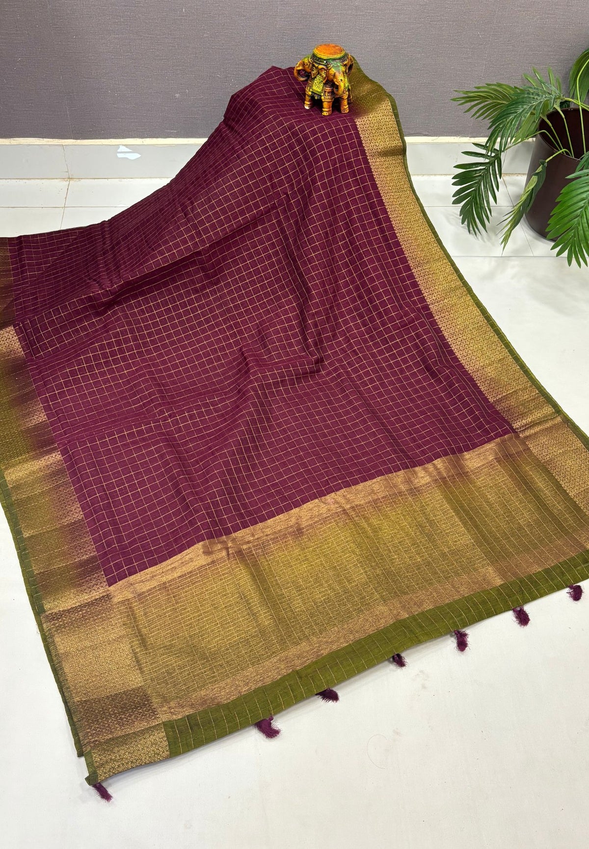 Bamboo Saree-Wine in Mini Checked Zari Border