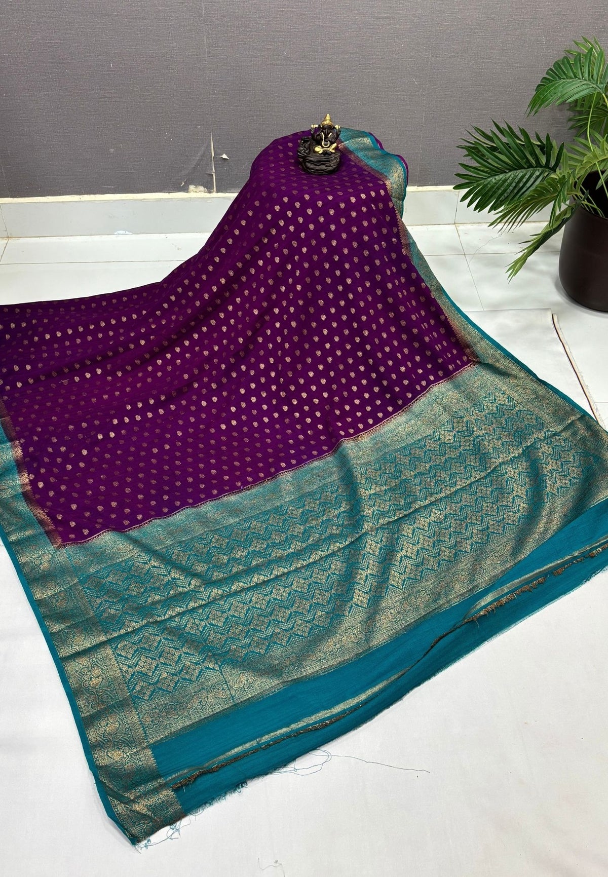 Banarasi Georgette Saree-Purple with Leaf Butta and Contrast Border