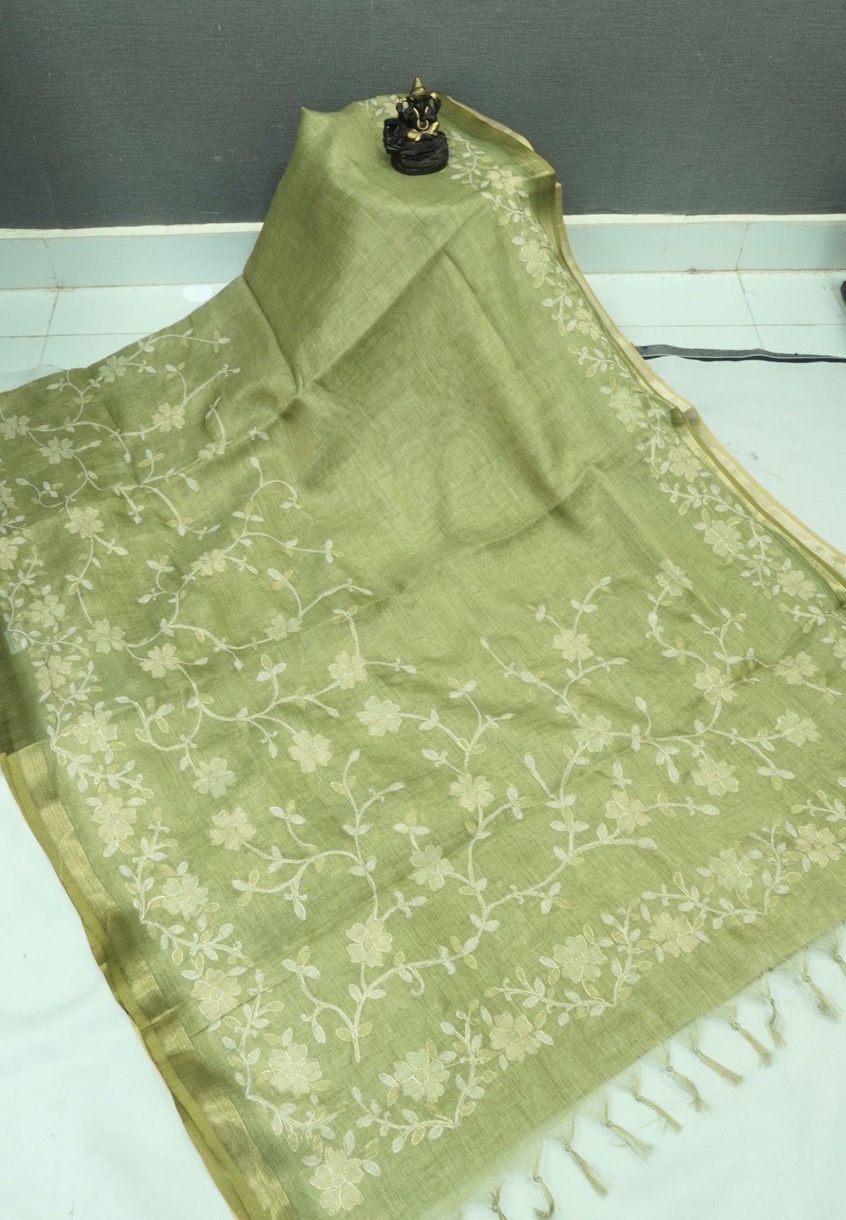 Tissue Linen Saree - Green With Floral Embroidery