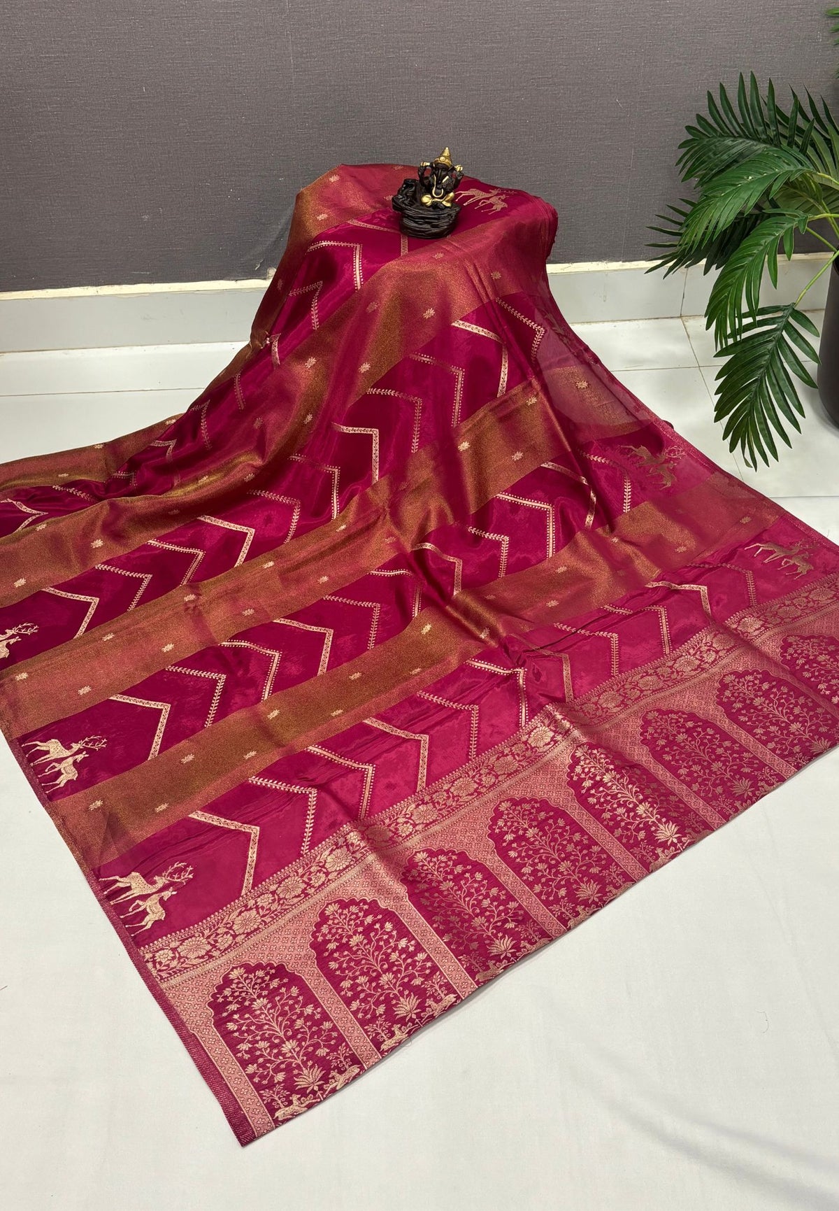 Banarasi Crepe Saree-Magenta In Deer Motif Zari Border