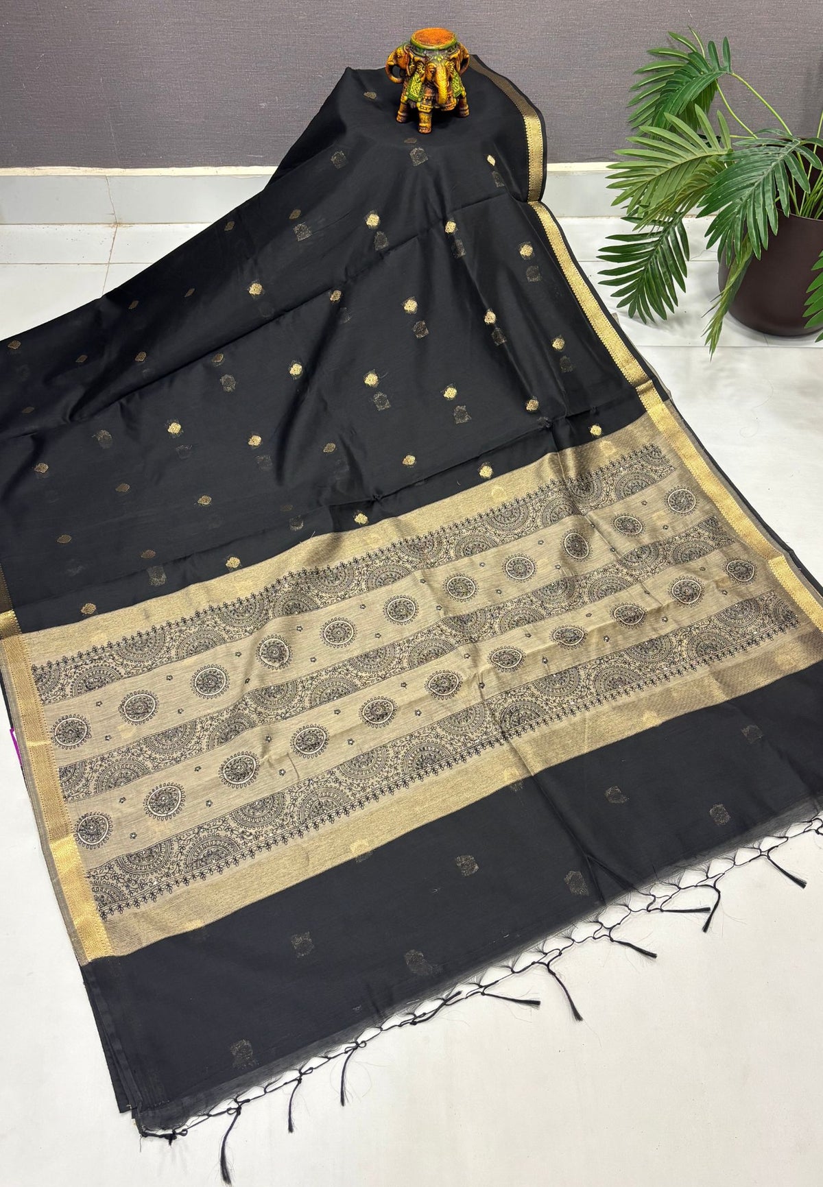 Handloom Cotton Saree-Black in Mini Chakra Zari Border
