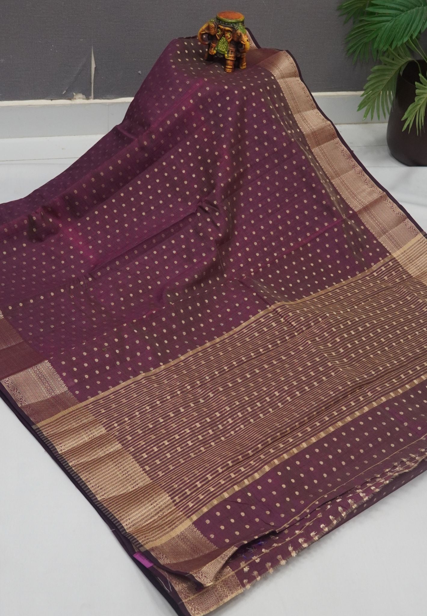 Semi Tussar Saree-Arakku with Golden Zari Bud Buttas