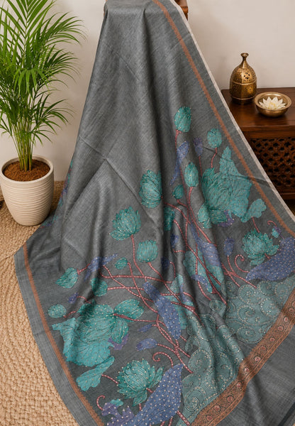 Tussar Saree-Green with French Knot & Sequence Work