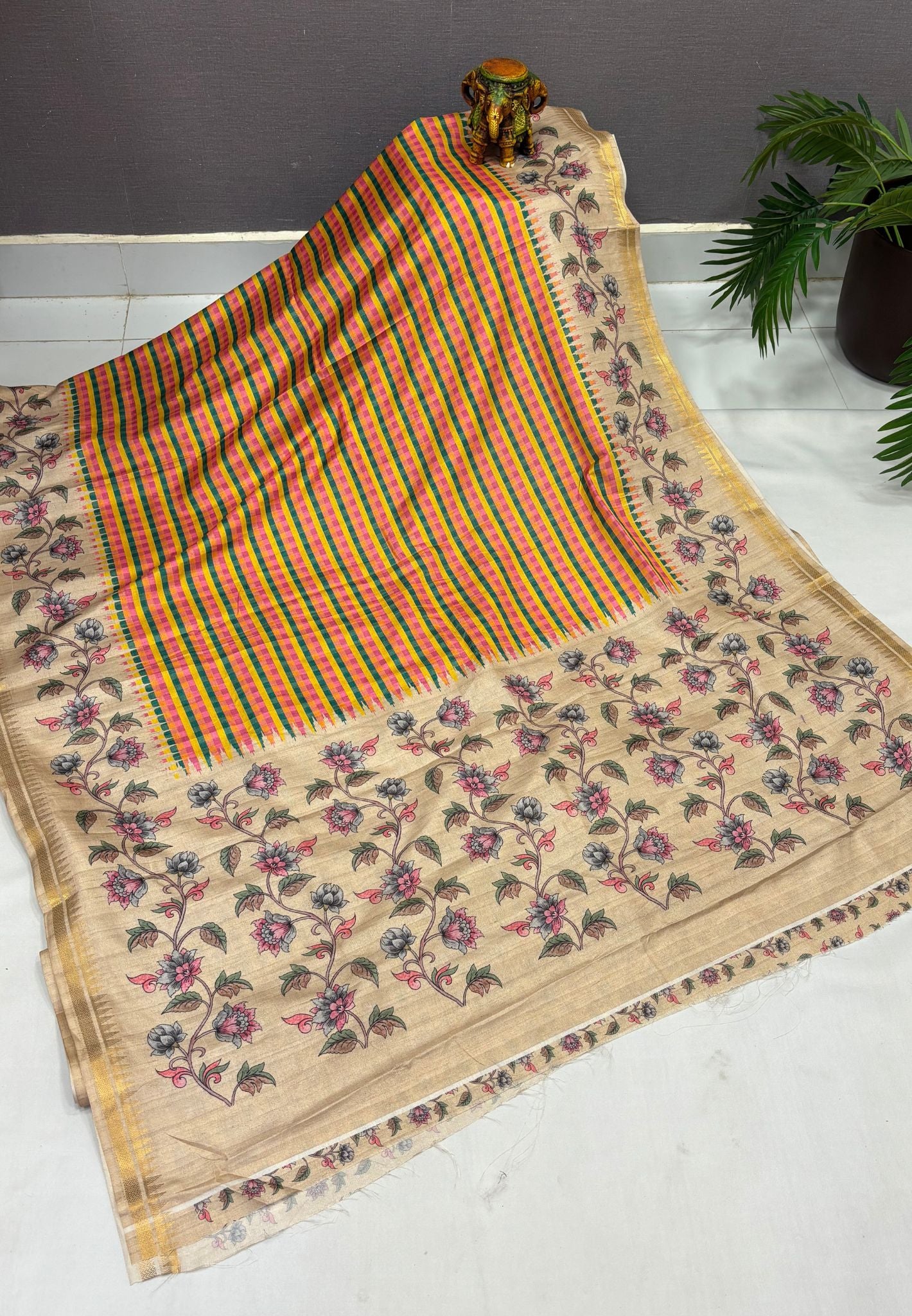 Semi Tussar Saree-Green in Mini Checks Floral Border