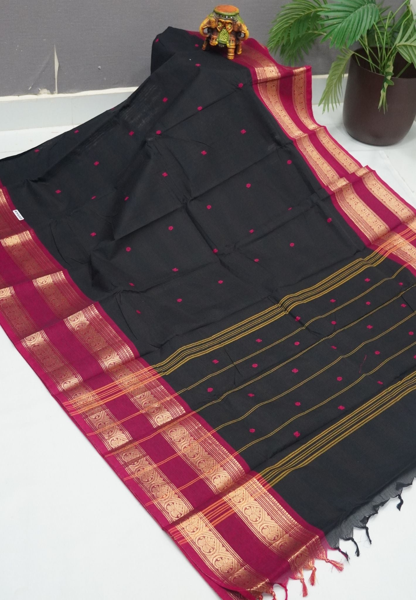 Chettinadu Cotton Saree-Black with Contrast Retapet Border