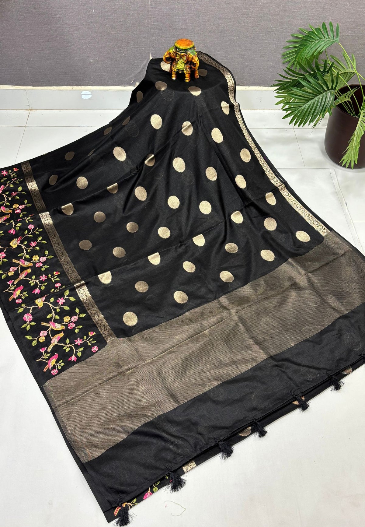 Tussar Saree-Black In Bird & Floral Border