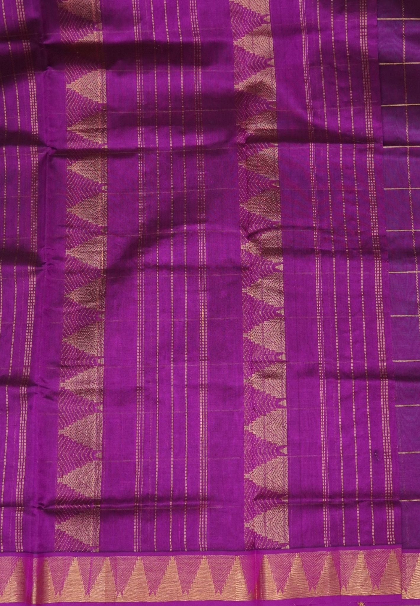 Pure Silk Cotton Saree – Green in Checkered Annapakshi Buttas with Contrast Tower Border