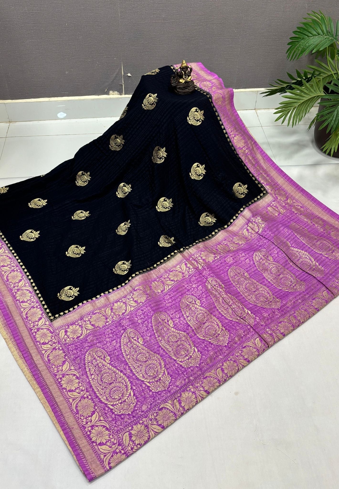 Banarasi Georgette Saree-Black In Floral Paisley Zari Border